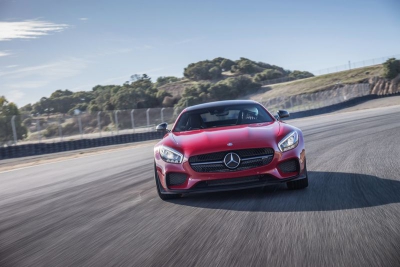 Mercedes-AMG представит в Женеве седан GT4