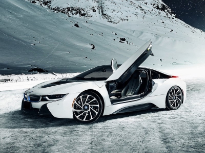 BMW представит обновленное купе i8 в будущем году