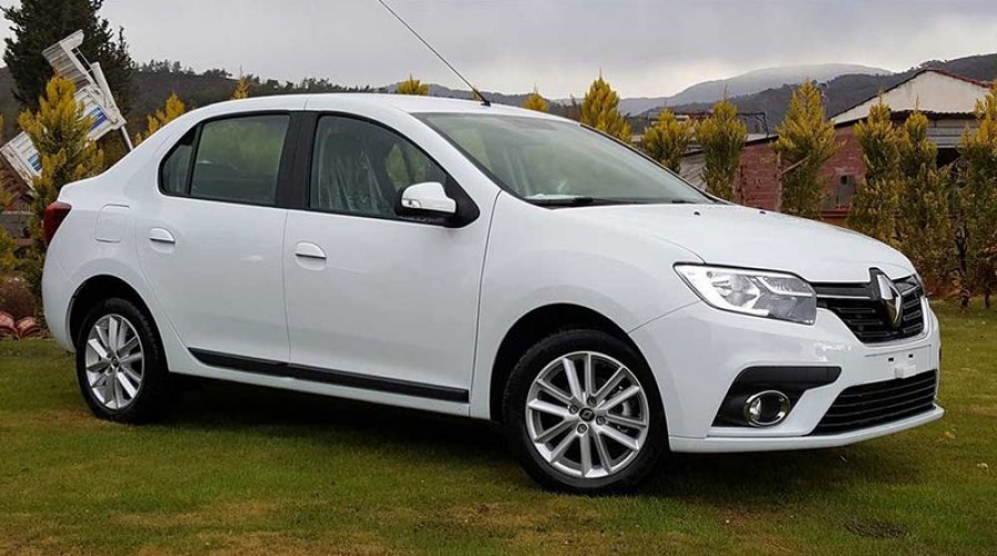 В интернете появились фотографии обновленного Renault Logan/Symbol