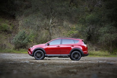 Toyota представила специальные версии RAV4, Sequoia и Tundra