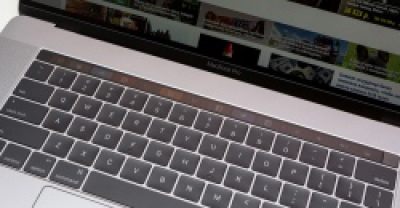 Владельцы новых MacBook Pro жалуются на слабую батарею ноутбука