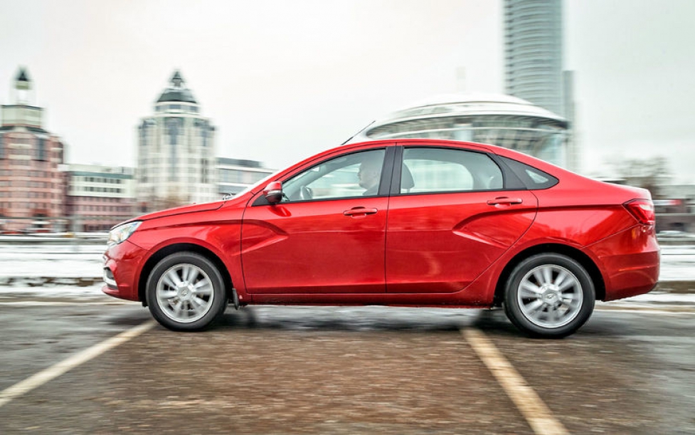 Lada Vesta из парка ЗР попала в ДТП