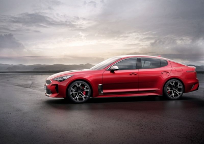 Компания Kia представила спортседан Stinger