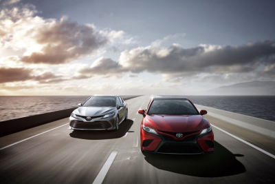 Toyota представила седан Camry нового поколения