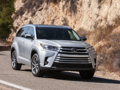 Toyota привезет в Россию обновленный кроссовер Highlander