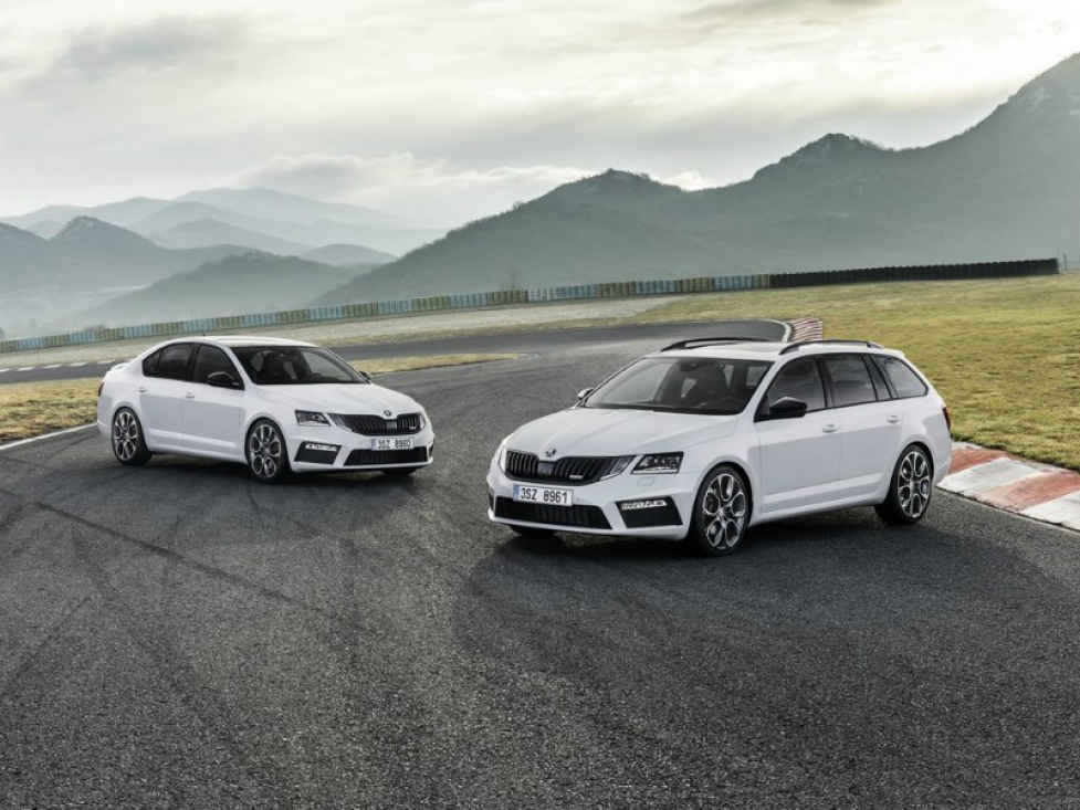 Skoda назвала российские цены обновленных Octavia RS и Scout