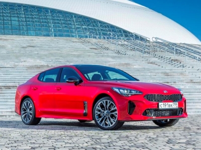 Kia обнародовала российские цены и комплектации на фастбэк Stinger