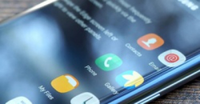 Дисплей в Samsung Galaxy S8 будет полностью безрамочным