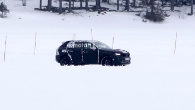 На тестах заснят Volvo XC40 с предсерийным кузовом