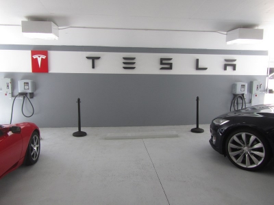 Сеть зарядных станций Supercharger стала еще более негостеприимной