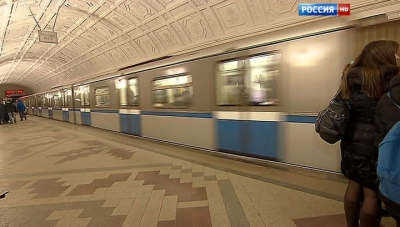 На красной ветке метро произошел сбой