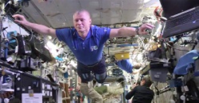 Астронавты показали «Манекен челлендж» на МКС